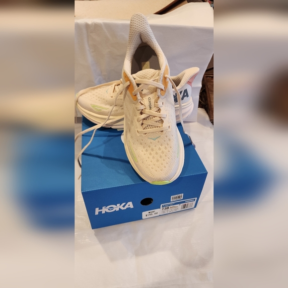 Hoka 7.5 Clifton NWT - Picture 1 of 6